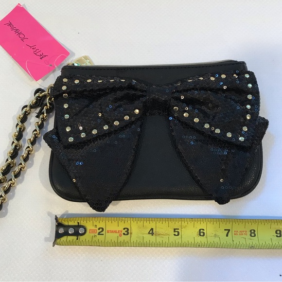 NWT Betsey Johnson Black Bow Dressy Clutch/ Wristlet Zip closure, - Picture 3 of 6